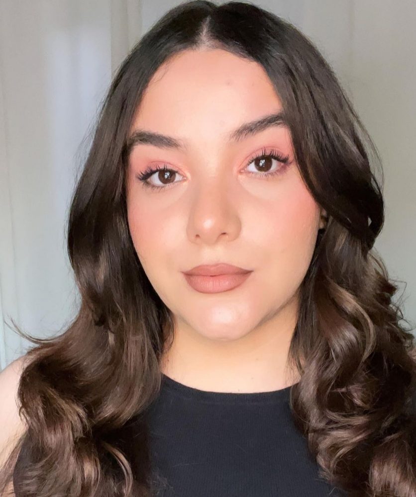monipercast 836x1000 1 - Achieve a Long-Lasting, Natural Graduation Makeup Look with These Easy Steps